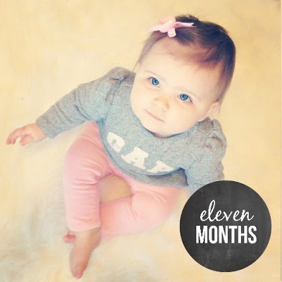 девочка в 11 месяцев
