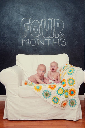 двойняшки в 4 месяца