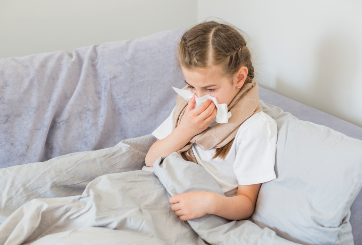 Грипп у детей и простуда: как отличить заболевания и не упустить осложнения